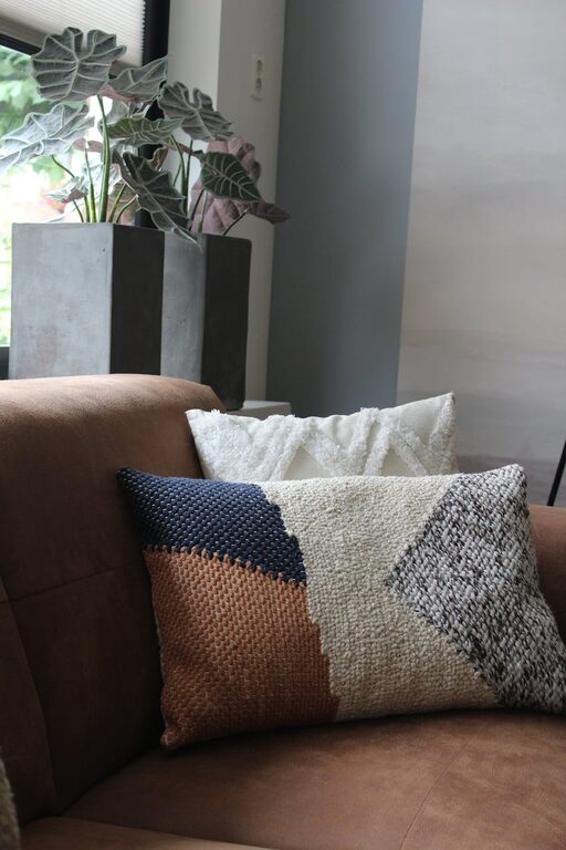 How to Create a Cosy and Inviting Living Room on a Budget